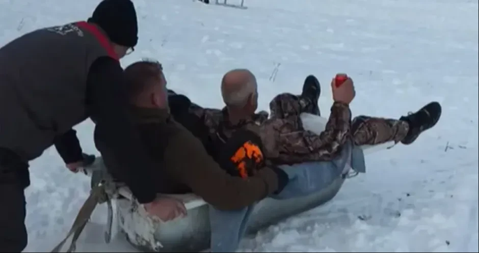 Sanke su prošlost: Muškarci iz Velike Kladuše sjeli u kadu, pa se spustili niz brdo (VIDEO)